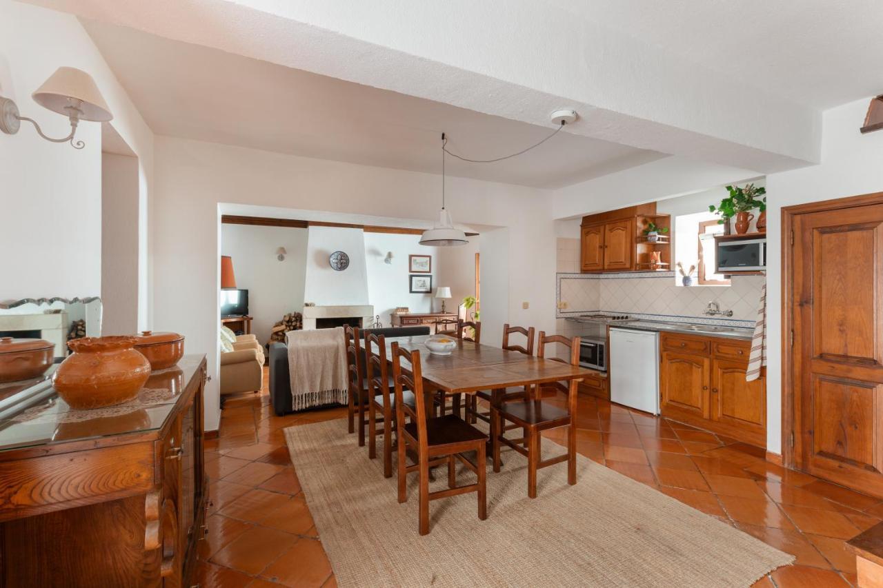 Casa Da Avo Genoveva Guest House โตมาร์ ภายนอก รูปภาพ