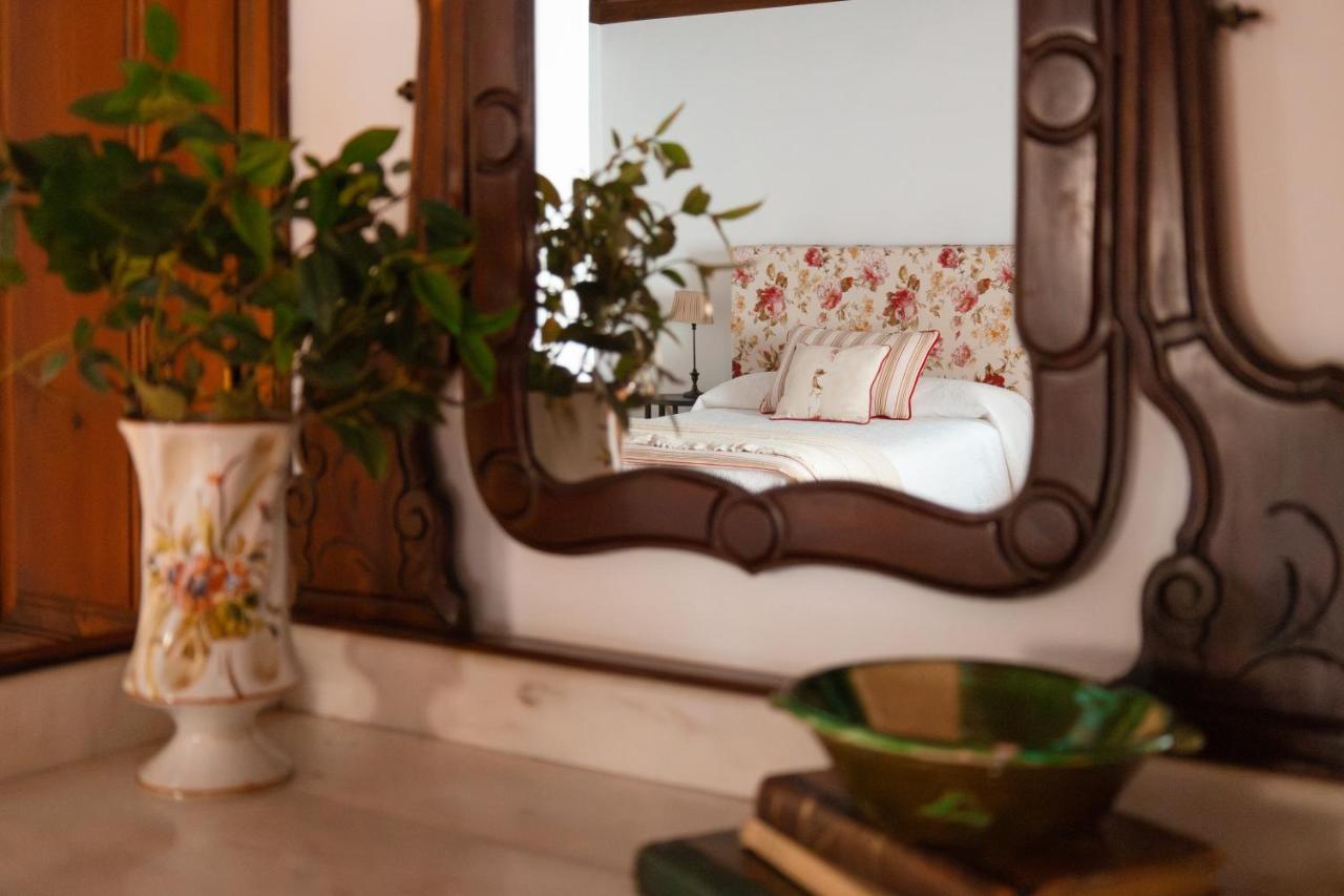 Casa Da Avo Genoveva Guest House โตมาร์ ภายนอก รูปภาพ