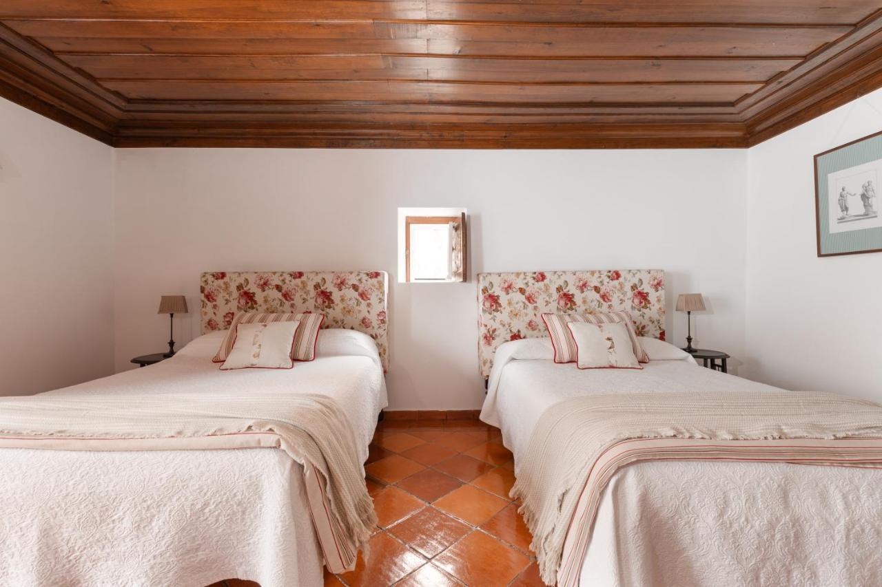 Casa Da Avo Genoveva Guest House โตมาร์ ภายนอก รูปภาพ